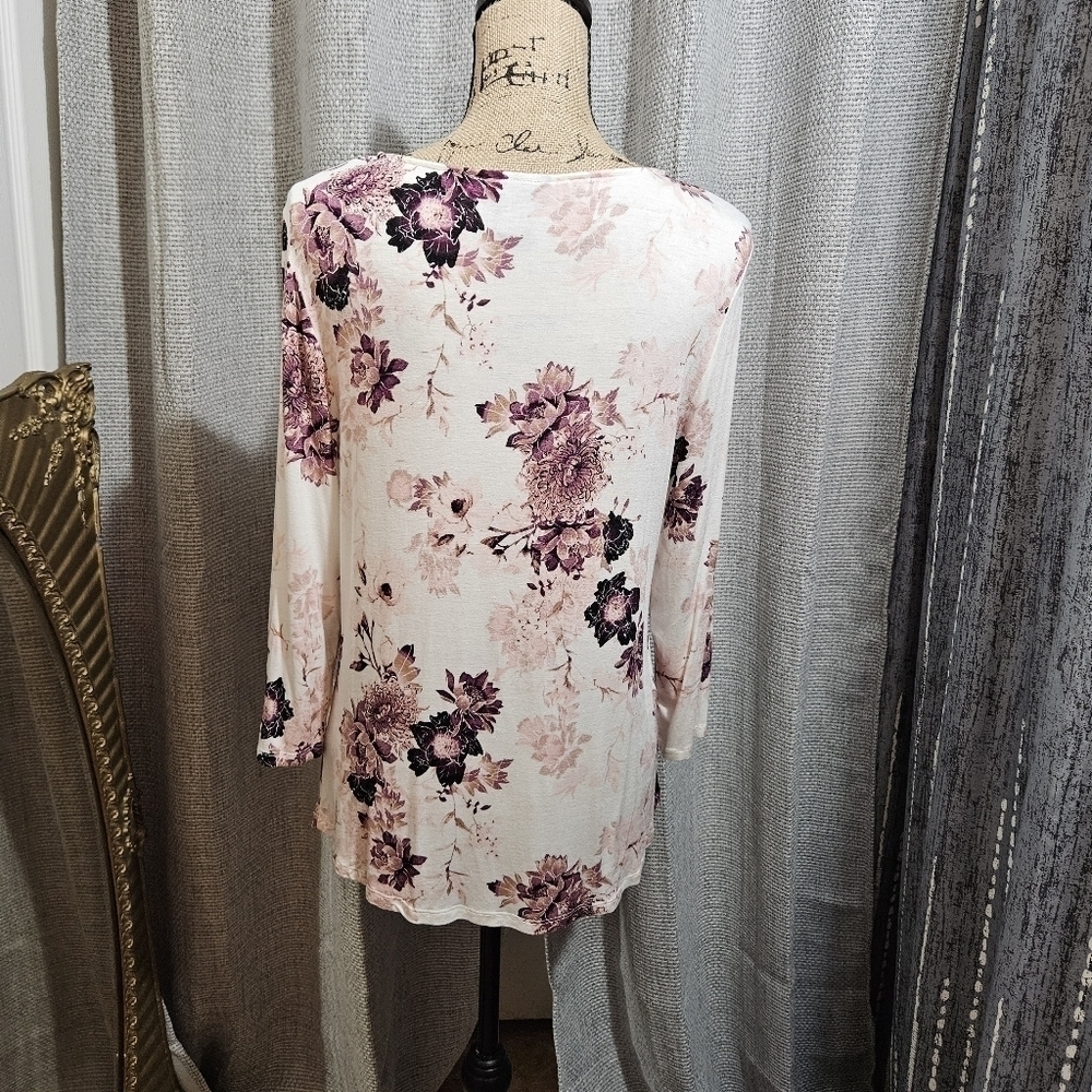 Nue Options Floral Blouse Size M - Picture 6 of 9